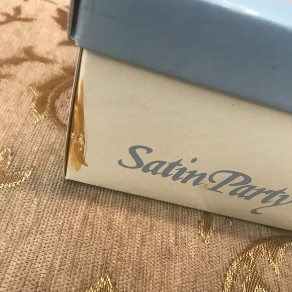 Dye-Able White Embroidered Roses Satin Slingback, Formal Pump Dress Shoe Wedding - Picture 3 of 15